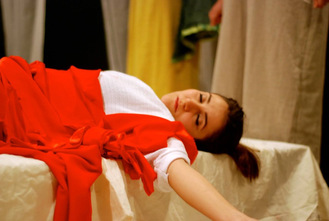 Jül Sezar - Gri Sahne tiyatro oyunu sahne görseli