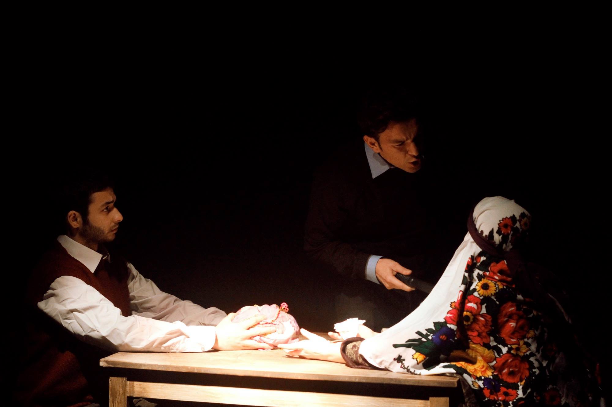 Karanlık Ağzımın İçinde - Sahne Görüntüsü 2