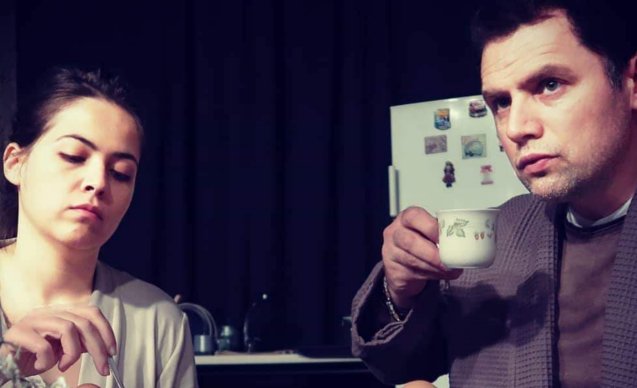 Yağmur Sıkıntısı - Gri Sahne tiyatro oyunu sahne görseli